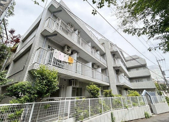 川崎市麻生区万福寺１丁目の賃貸マンションの外観