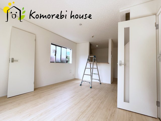 蓮田市緑町　第4　新築一戸建て　クレイドルガーデン　01の居間・リビング|26.10.6
