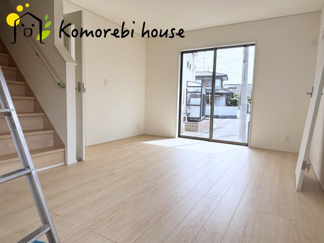 蓮田市緑町　第4　新築一戸建て　クレイドルガーデン　01の居間・リビング|26.10.6