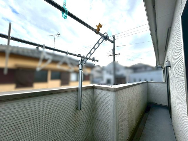 三木市志染町東自由が丘2丁目　中古建てのバルコニー