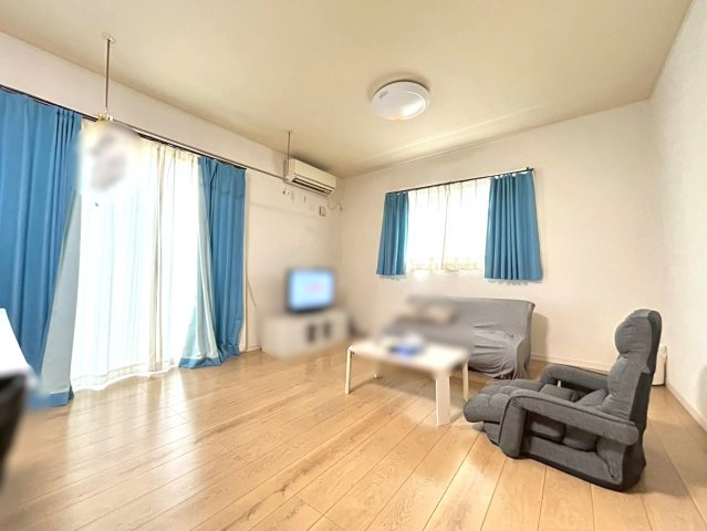 三木市志染町東自由が丘2丁目　中古建ての居間・リビング