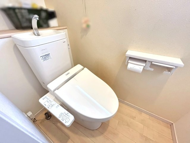 三木市志染町東自由が丘2丁目　中古建てのトイレ