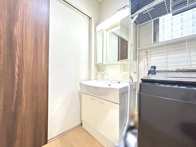 三木市志染町東自由が丘2丁目　中古建ての独立洗面台