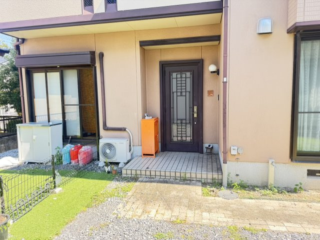 藤枝市　下薮田　中古住宅　４SLDKの玄関