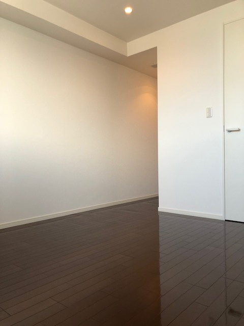 ディルッソ西間門の内装