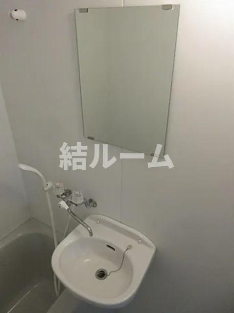 練馬区豊玉上１丁目のアパートの洗面所