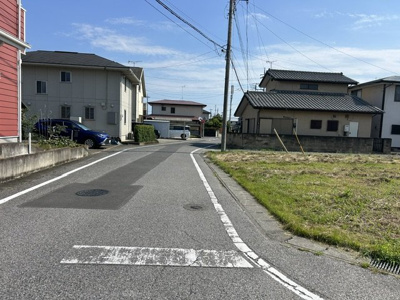 【前面道路含む現地写真】 | 伊勢崎市富塚町　1200万　土地