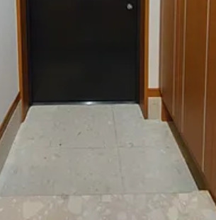 日神デュオステージ浅草寿町の玄関