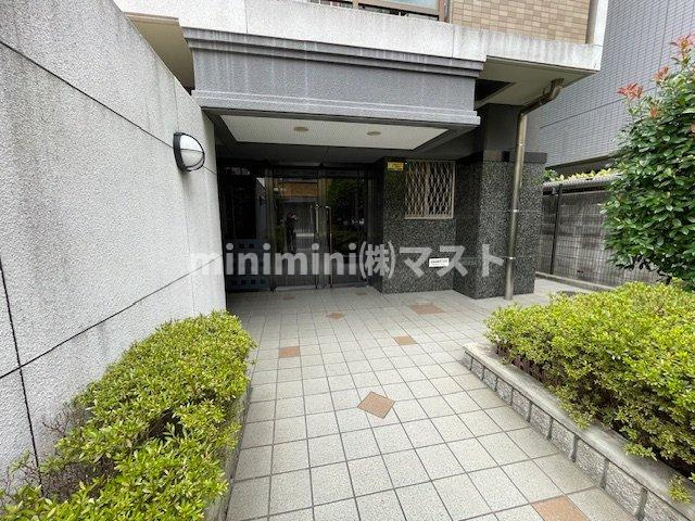 シャルマンフジリッツ谷町Ⅱ番館のエントランス