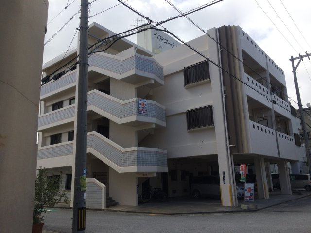 ベルコート西崎の外観