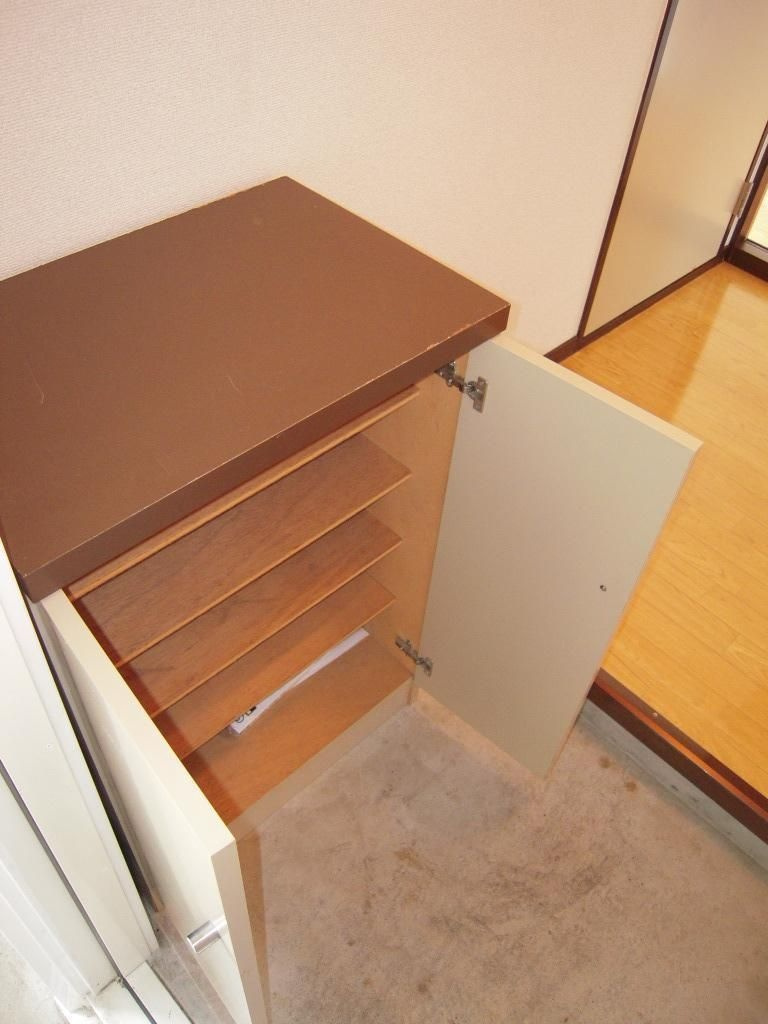 フレグランス南駿河台Bの収納