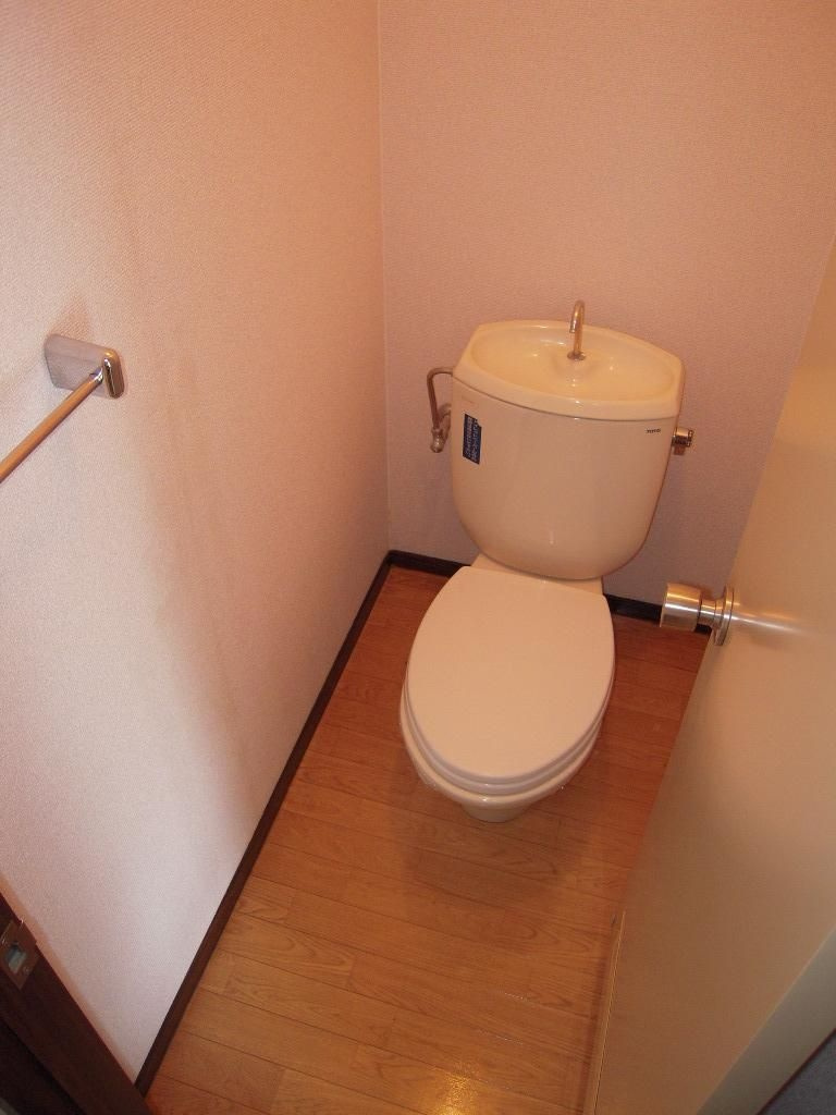 フレグランス南駿河台Bのトイレ