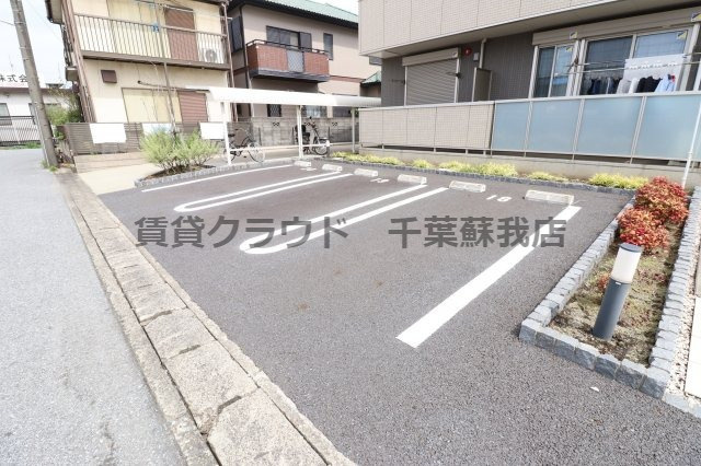 エヴァーラスティング千葉の駐車場|カースペースがあります