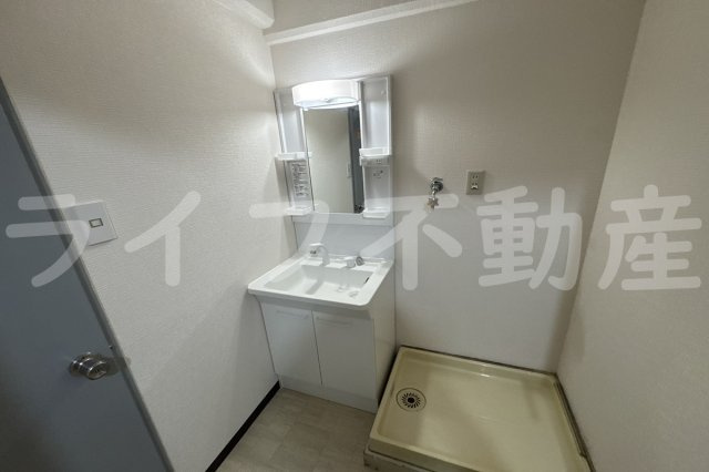 シロハイヌ今米の独立洗面台|独立洗面化粧台付き