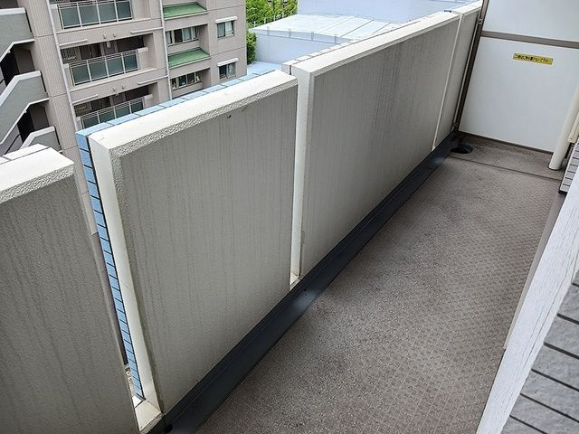 スカイブルーレジデンス横浜のバルコニー