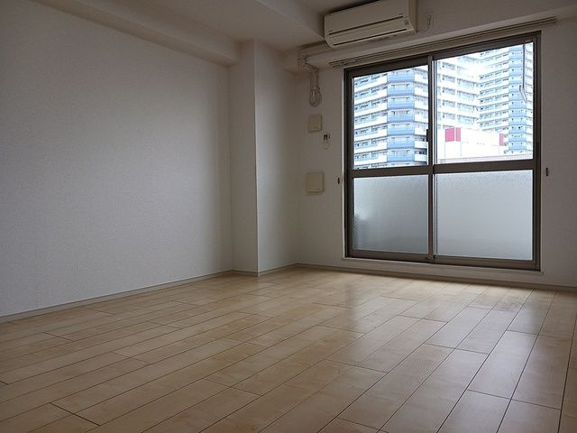 スカイブルーレジデンス横浜の居間・リビング