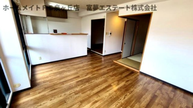 【居間・リビング】 | フローラ南館 | ※イメージ　同物件別号室の写真