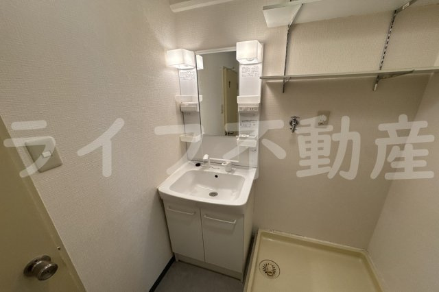 シロハイヌ今米の独立洗面台|使いやすい独立洗面台です