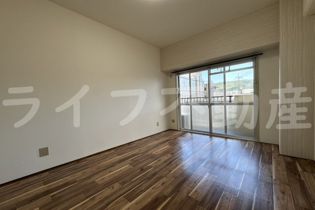 シロハイヌ今米の洋室|広々とした洋室です