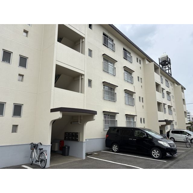 サンシャイン新真鍋の駐車場