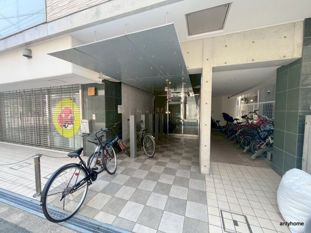 エルミタージュ難波南3　仲介手数料無料のエントランス