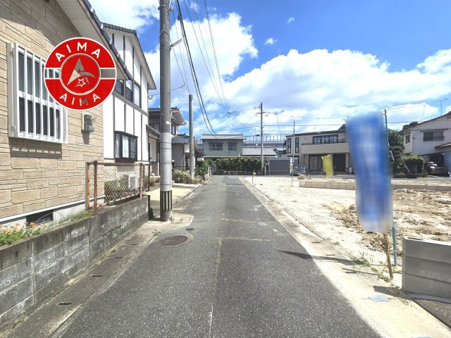 福岡市早良区次郎丸3丁目第4-2棟（2号棟）　の外観|前面道路含む現地の写真です。