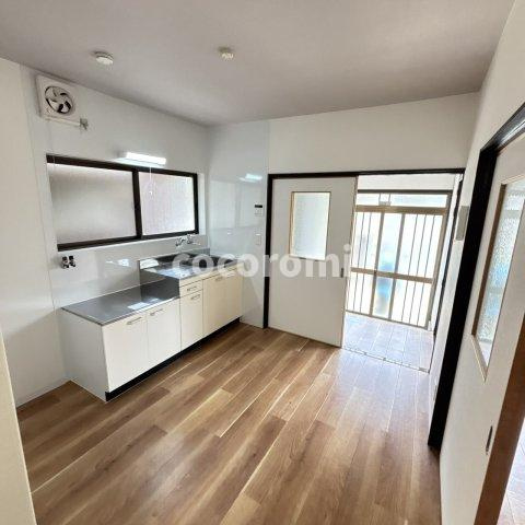 寝屋川市豊里町貸家の居間・リビング