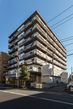 【外観】 | KOENJI　Crossover | 鉄骨鉄筋コンクリート造のがっちりとした建物。