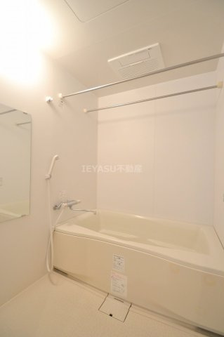 シャルマン庚午北の浴室