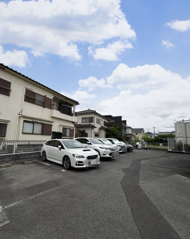 アルカディアの駐車場