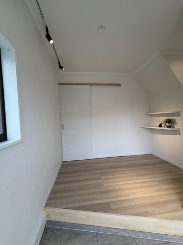 足利市大前町リノベ戸建の玄関