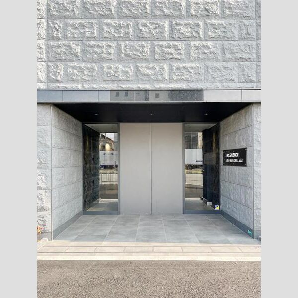 S-RESIDENCE堺浜寺axialのエントランス
