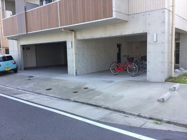 Bloomの駐車場