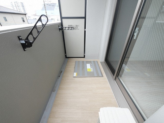 クレストタップ京橋のバルコニー
