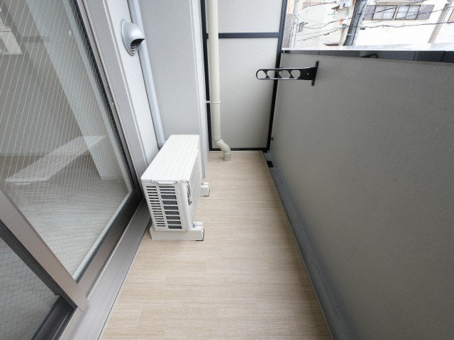 クレストタップ京橋のバルコニー