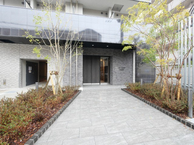 クレストタップ京橋のエントランス