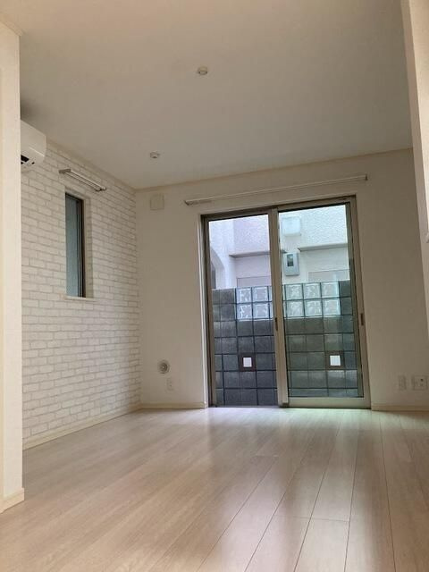 Ｐｅａｋ　Ａｖｅｎｕｅ　Ｍｅｅの居間・リビング