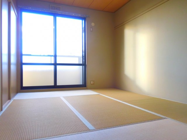 高槻市上土室１丁目のアパートの和室
