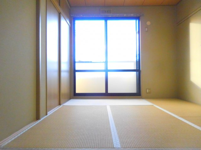 高槻市上土室１丁目のアパートの寝室