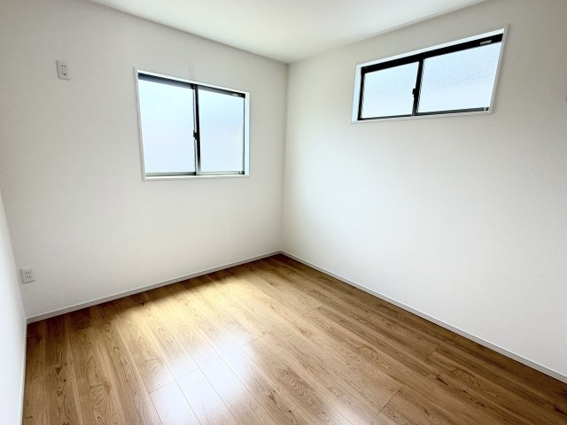 大原野上里男鹿町の洋室|ローンのご相談等も承ります！お気軽にお問合せください！（R8.7撮影）