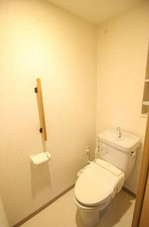 川口市南鳩ヶ谷５丁目の賃貸マンションのトイレ|別部屋イメージ写真