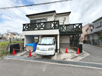 【駐車場】 | 伯太町２丁目　中古一戸建 | カナートモール和泉府中まで徒歩１６分！休日のお出かけや普段のお買い物にも便利ですね♪