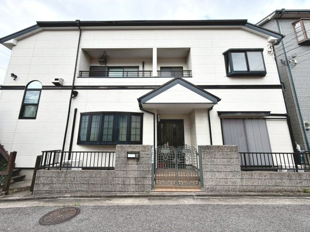 伯太町２丁目　中古一戸建の玄関|親切・丁寧を心がけ、お客様目線で物件探しのお手伝いをさせて頂きます♪お気軽にお問い合わせください！