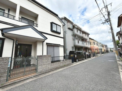 【外観】 | 伯太町２丁目　中古一戸建 | 【南西角地につき日当たり良好】たっぷりの陽光に包まれる明るい住まいに気持ちも明るくなりますね♪