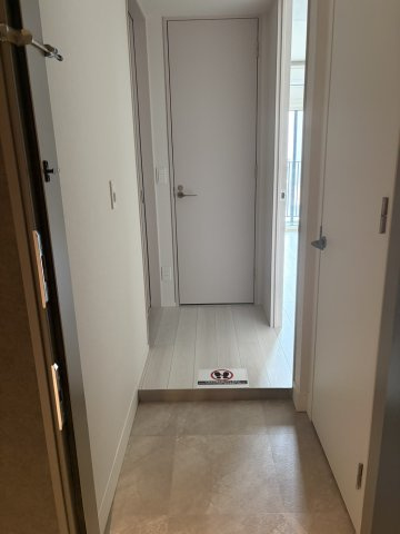 シーズンフラッツ町屋の玄関