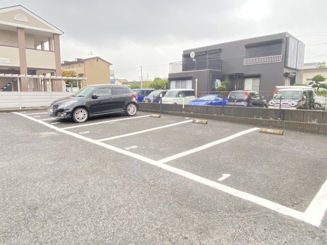 【駐車場】 | カモミールコート | 駐車場完備です