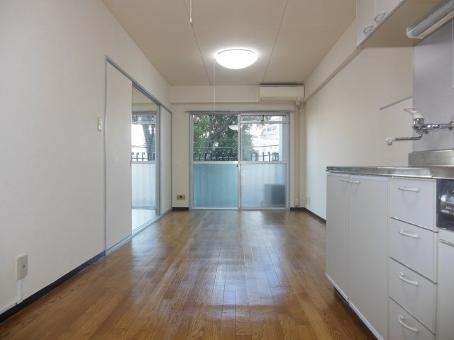 【居間・リビング】秀和麻布笄町レジデンス