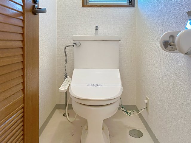 サンシャイン住吉のトイレ|落ち着いた色調のトイレです