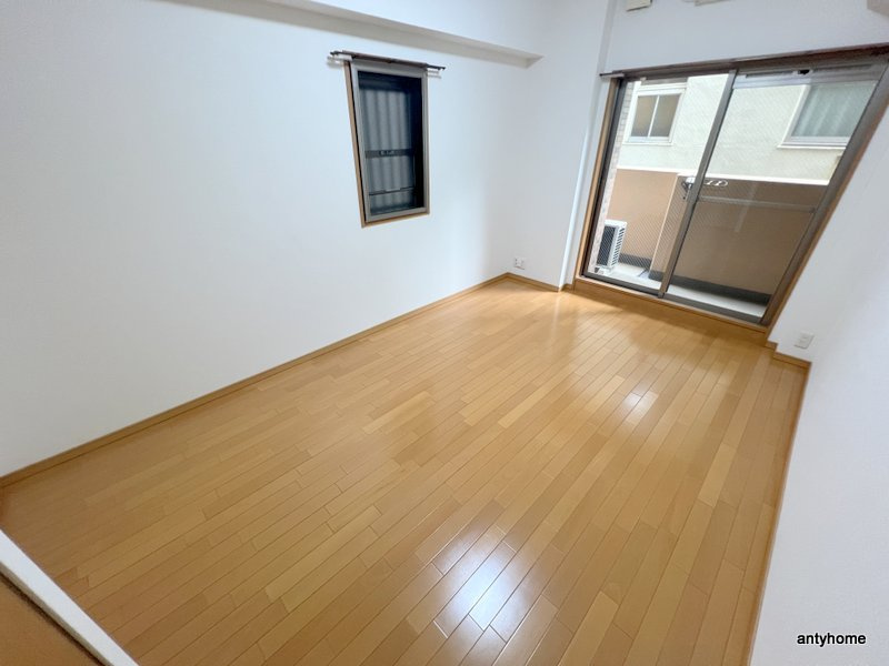 プレサンス本町リアルシティ　仲介手数料無料の居間・リビング