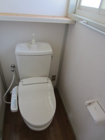ひたちなか市大字高野の一戸建てのトイレ|トイレ・ウォシュレット付き・窓付き